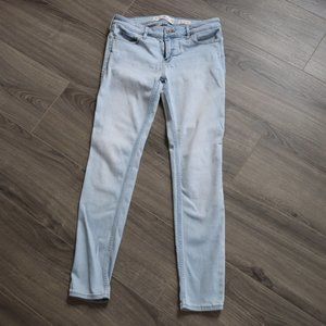 Lowrise Super Skinny Light Wash Jeans